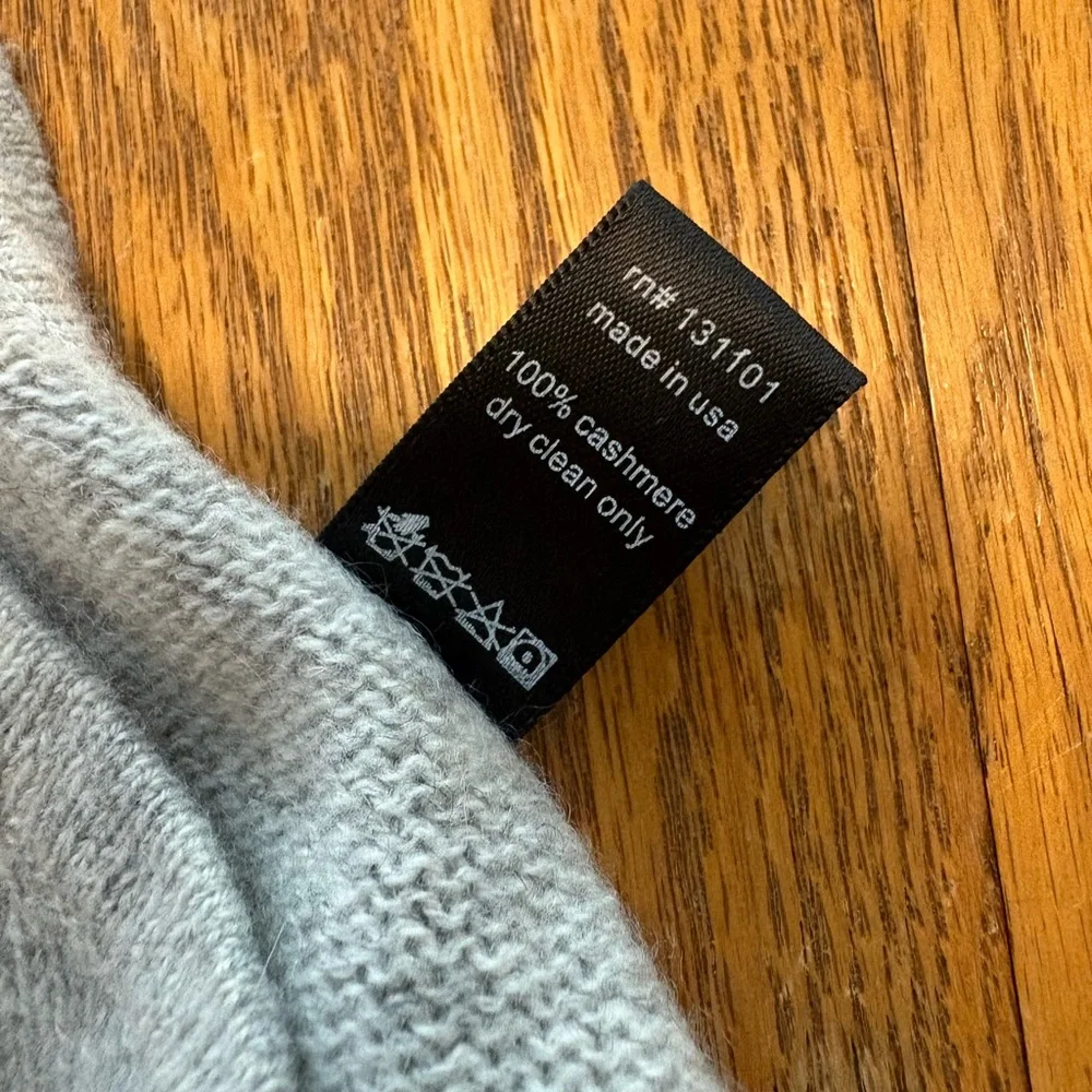 Beryll Gray Cashmere Poncho Wrap Cape One Size OS Tiny Repair